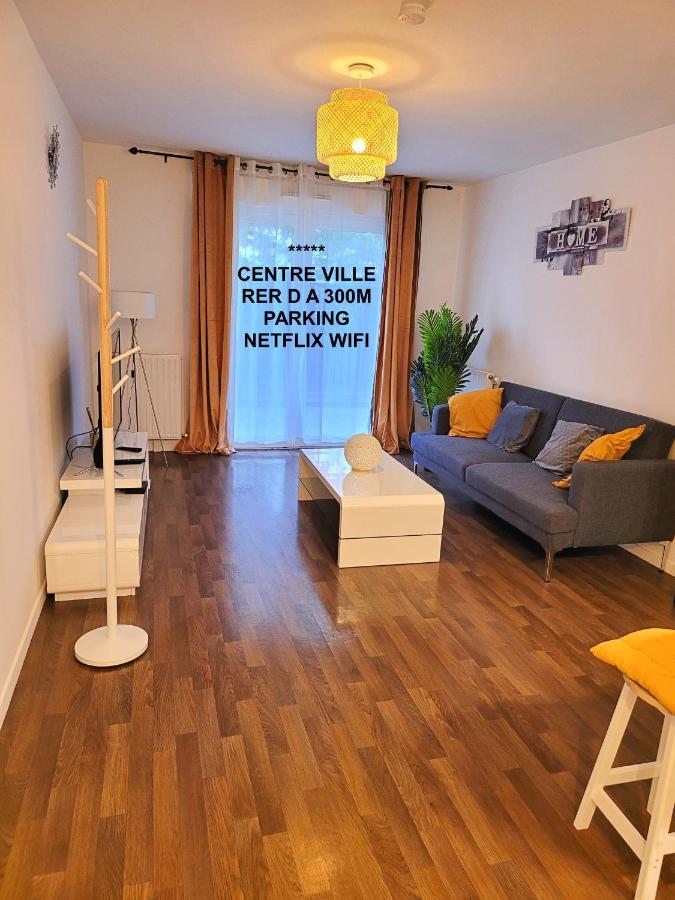 III Appart 2 Pieces, Neuf 200 M De Gare Parking Netflix Evry Courcouronnes Exterior photo